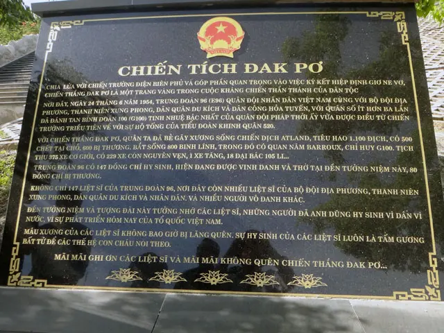 Bia di tích chiến thắng Đăk Pơ