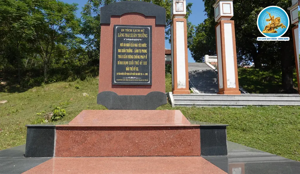 Bia đá di tích lịch sử Lăng Mai Xuân Thưởng