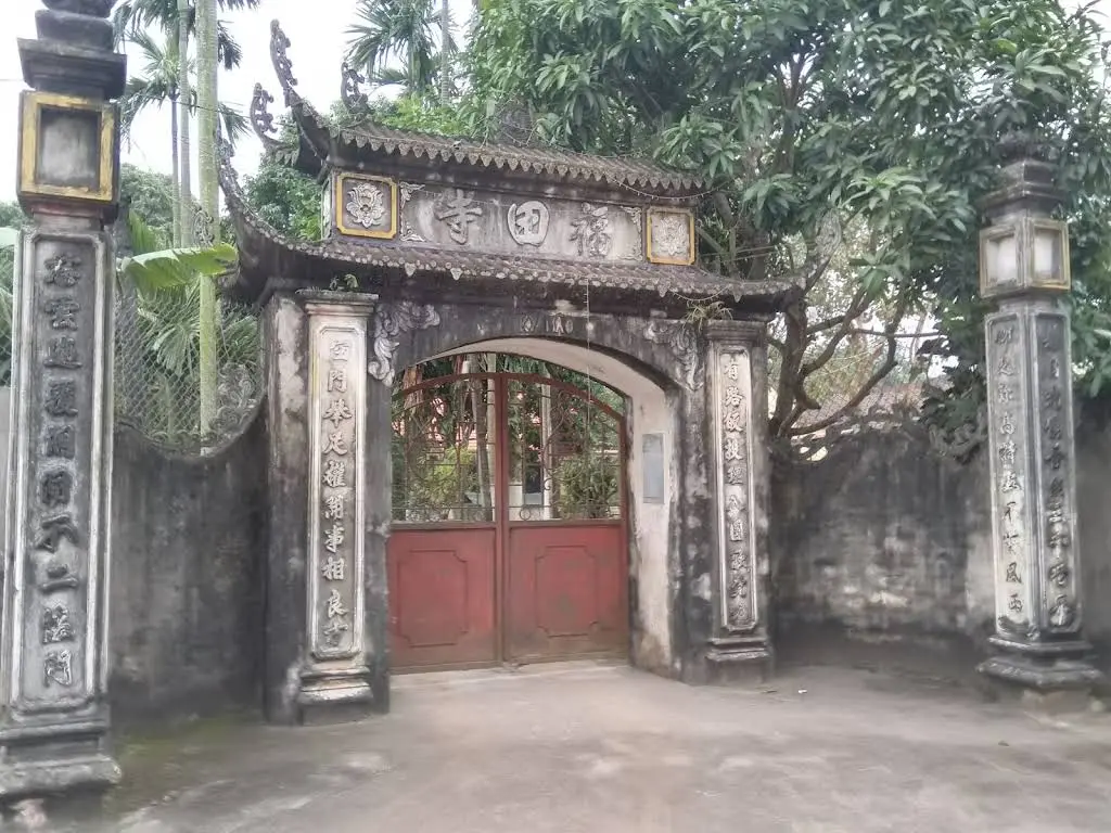 Cổng chùa Chương Dương