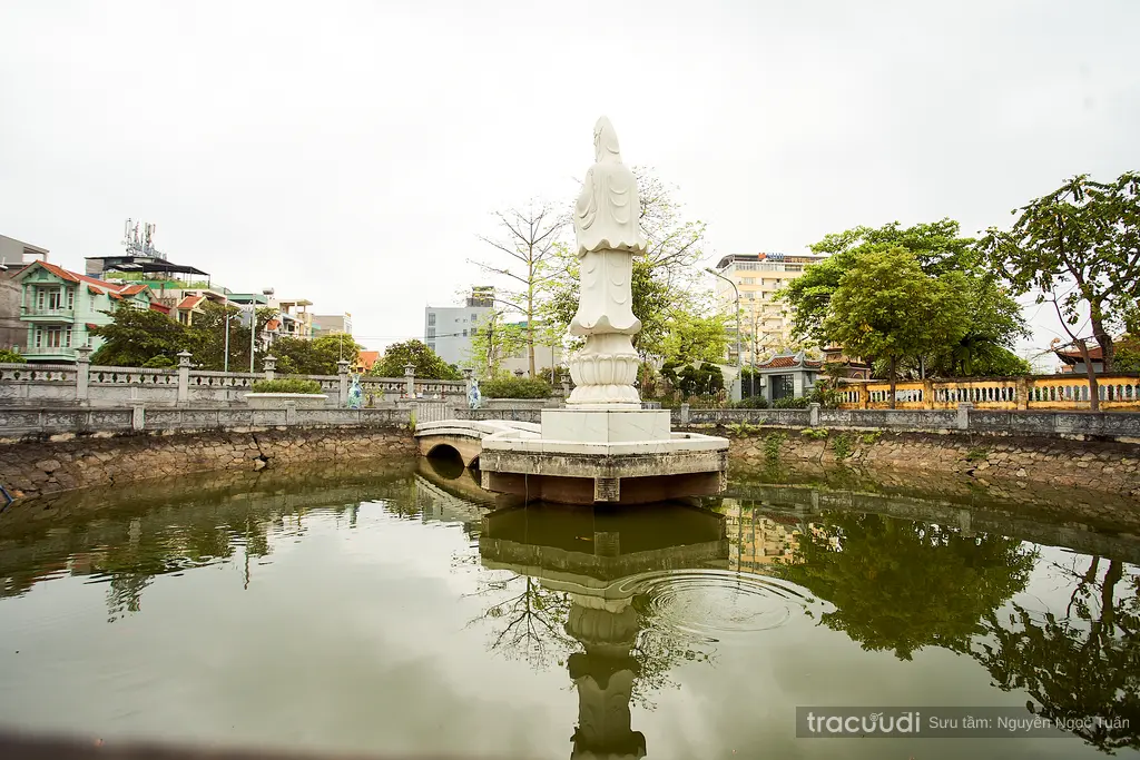 Không gian cảnh quan di tích Chùa Trung Hành