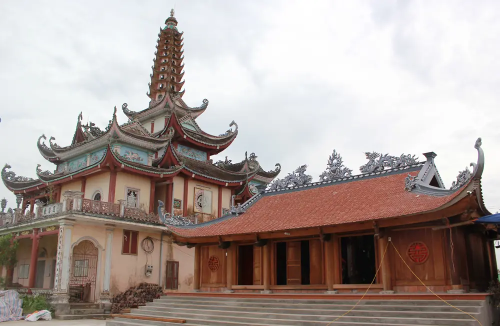 Khuôn viên Đình Bồng Lai