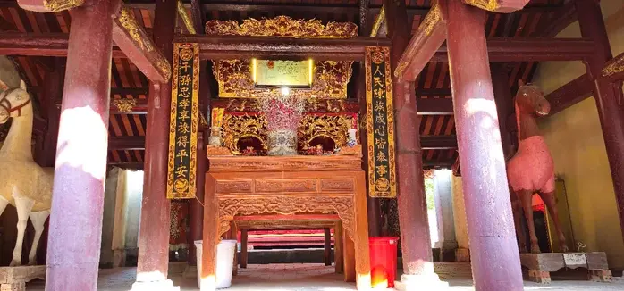 Trung điện Đền Cả Tổng Du Đồng
