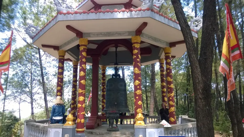 Chuông Đền Huyền Trân