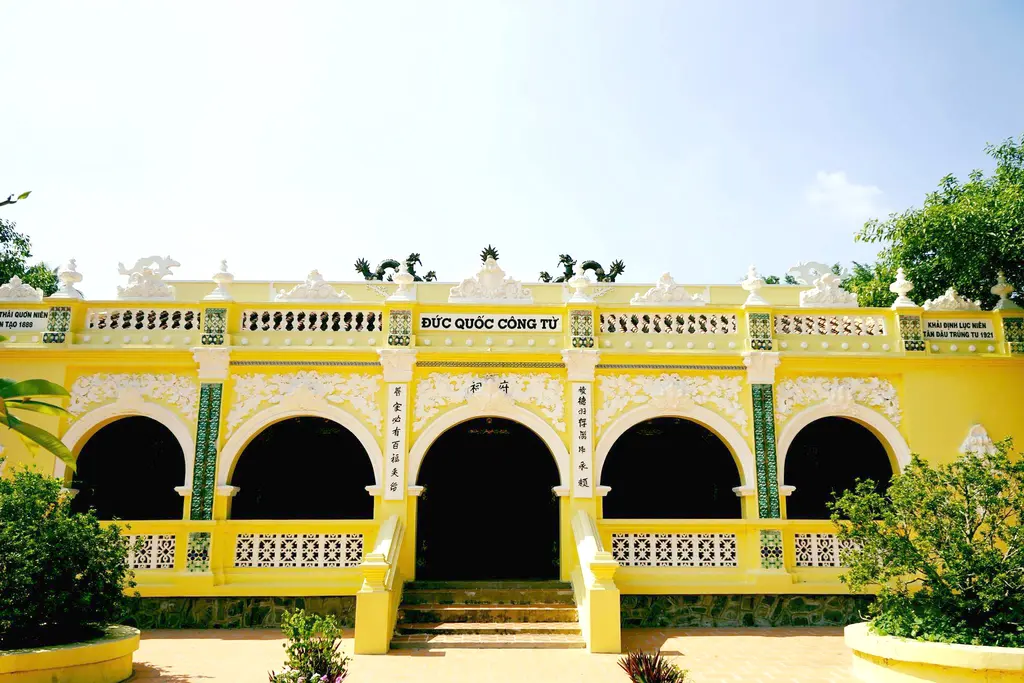 Cảnh quan Lăng Hoàng Gia