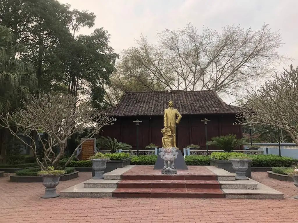 Khu Lưu Niệm Hoàng Đình Giong Xóa lựa chọn nhìn từ ngoài