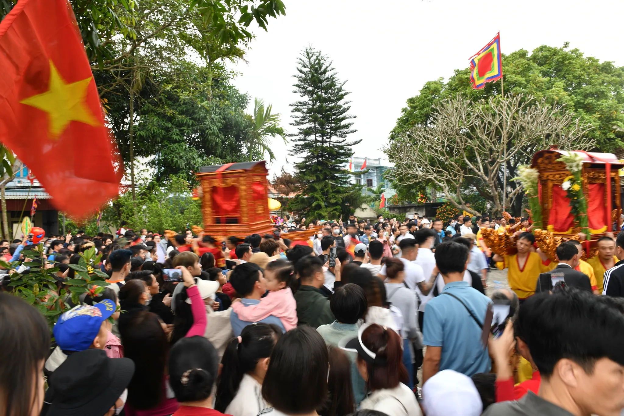 Lễ rước kiệu dưới nước độc đáo tại Vũ Thư năm 2024