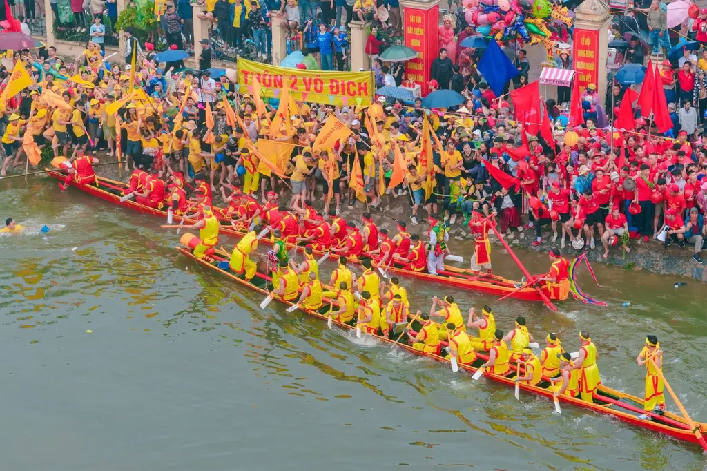 Đội thi tại Hội bơi Đăm