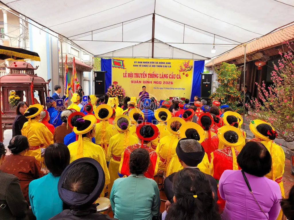 Quang cảnh Hội làng Cầu Cả