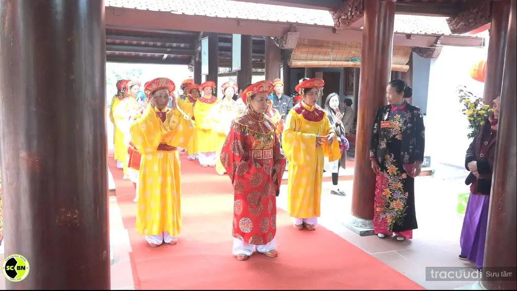 Dâng lễ tại Hội làng Chè