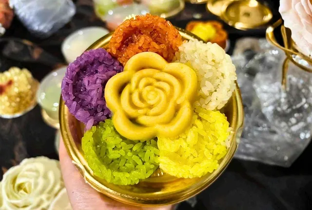 Xôi ngũ sắc Phú Thượng được tạo hình tinh xảo