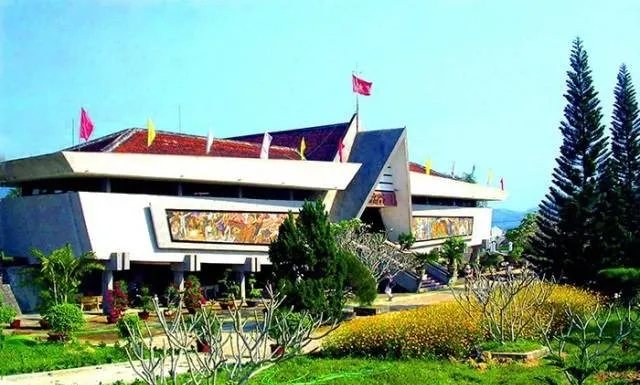 Bảo tàng tại Địa điểm khởi nghĩa Ba Tơ
