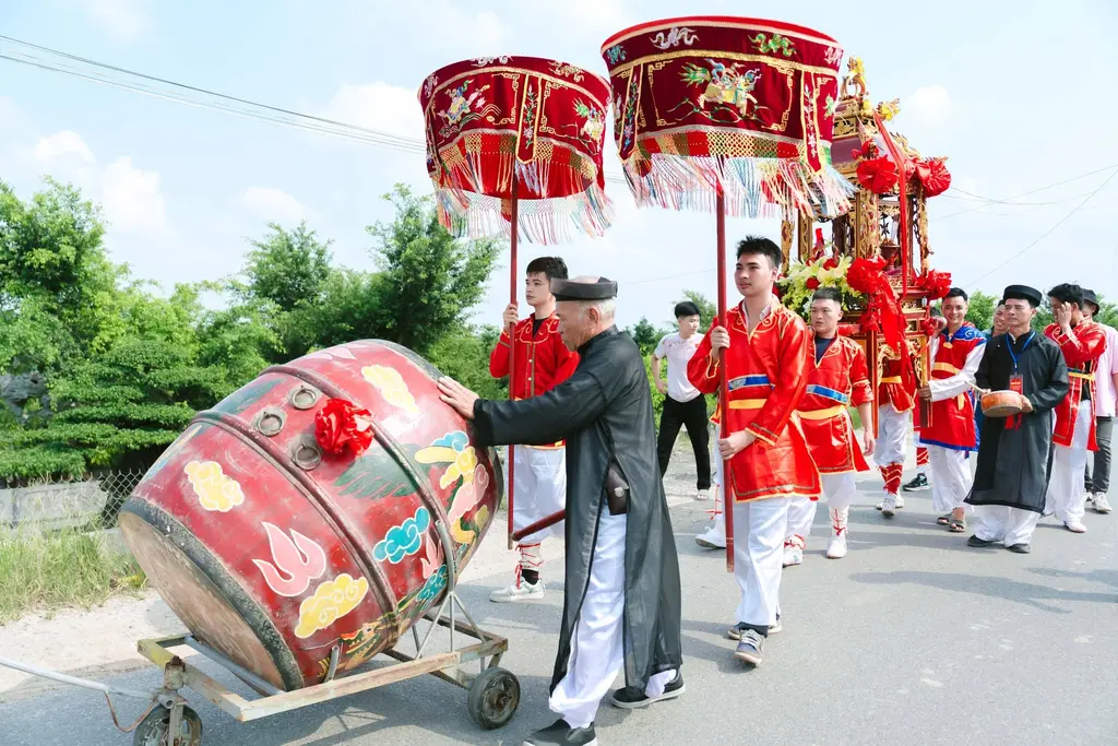 Trống lớn lớn trong lễ hội Chùa Vị Khê