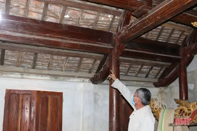 Bên trong Đền thờ Nguyễn Tuấn Thiện