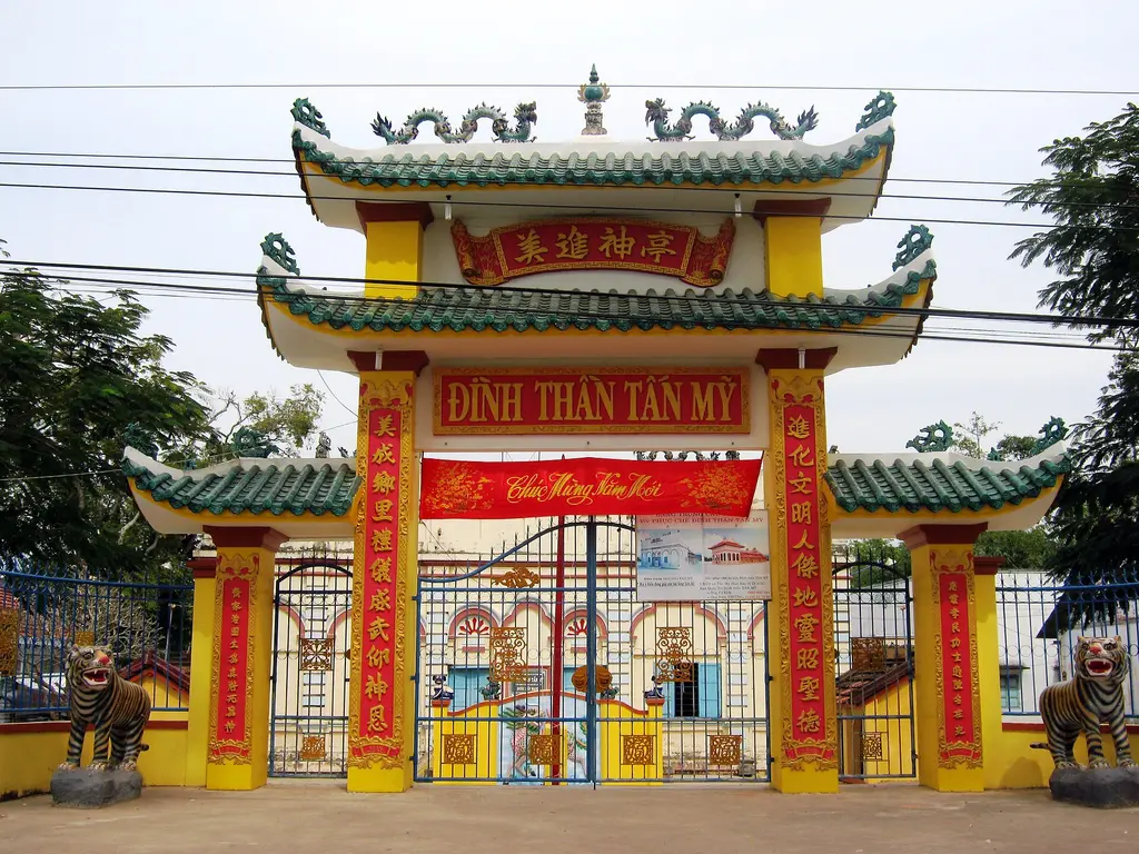 Cổng Đình thần Tấn Mỹ