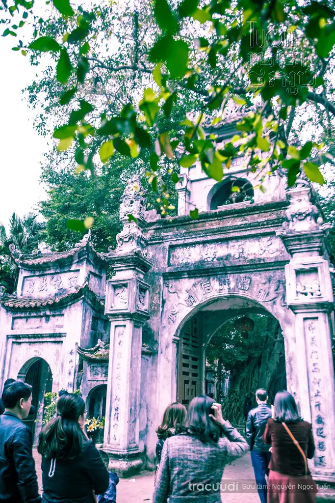 Không gian cảnh quan di tích Đền Mẫu
