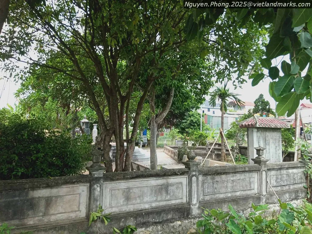 Quang cảnh xung quanh Lăng mộ Tiến sỹ Nguyễn Bá Ký