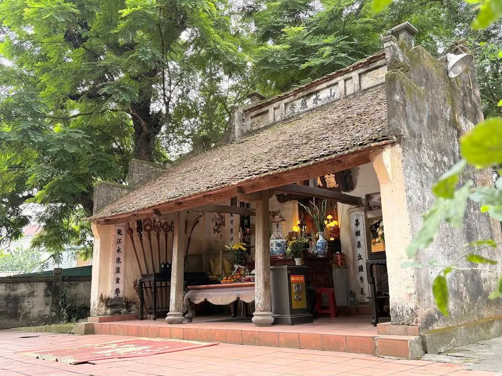 Không gian cảnh quan Đền thờ Tổ nghề khảm Chuồn Ngọ