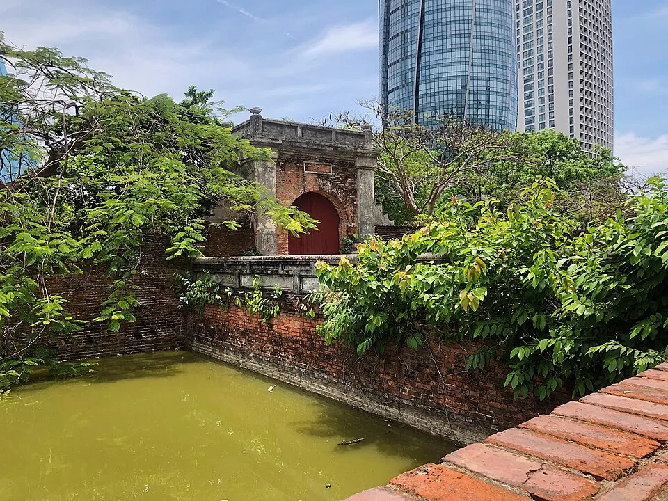 Cổng vào phía Nam Thành Điện Hải