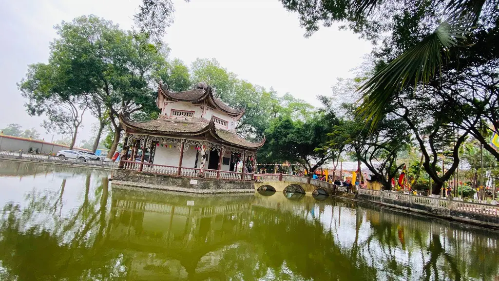Cảnh quan Đền Mẫu Đại Lộ
