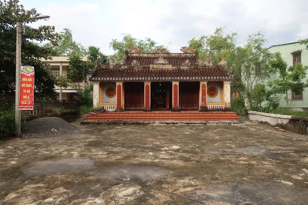 Cảnh quan Đình làng Cẩm Toại