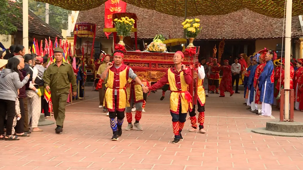 Lễ rước kiệu tại Lễ hội làng Hoàng Sơn