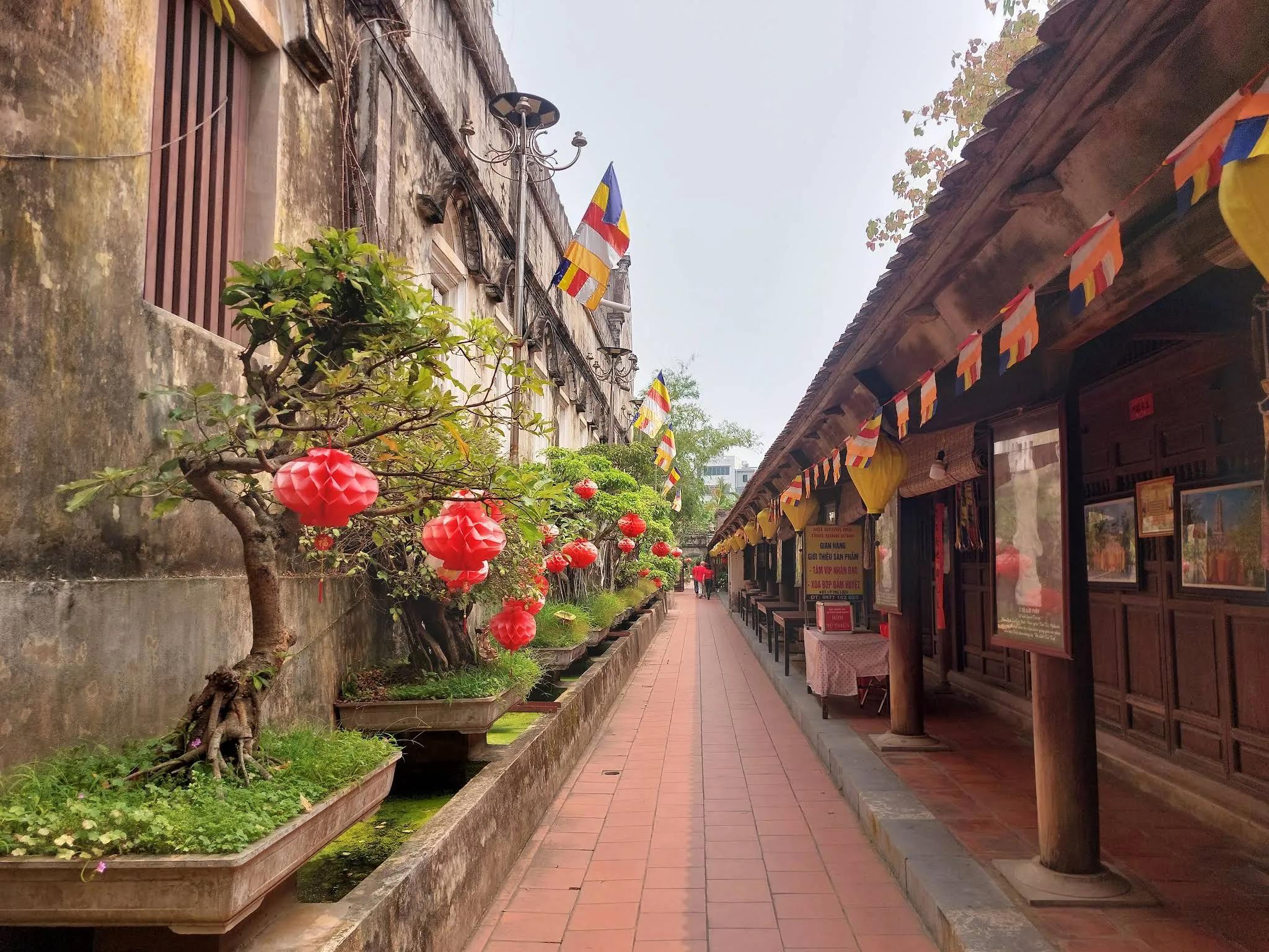 Hành lang chùa Cổ Lễ, Ninh Bình