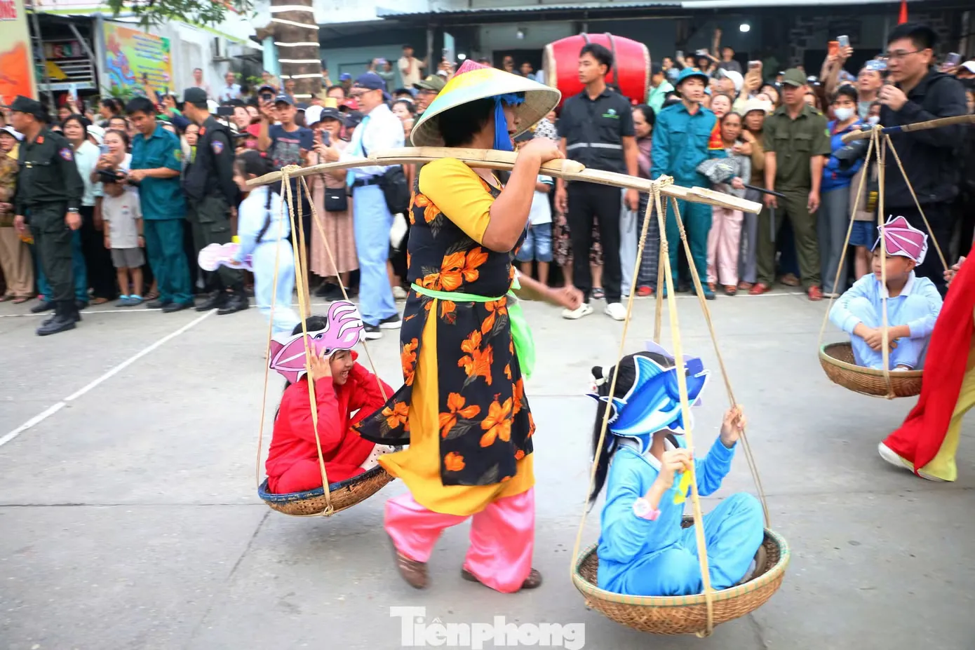 Không khí Lễ hội Cầu ngư Thuận An