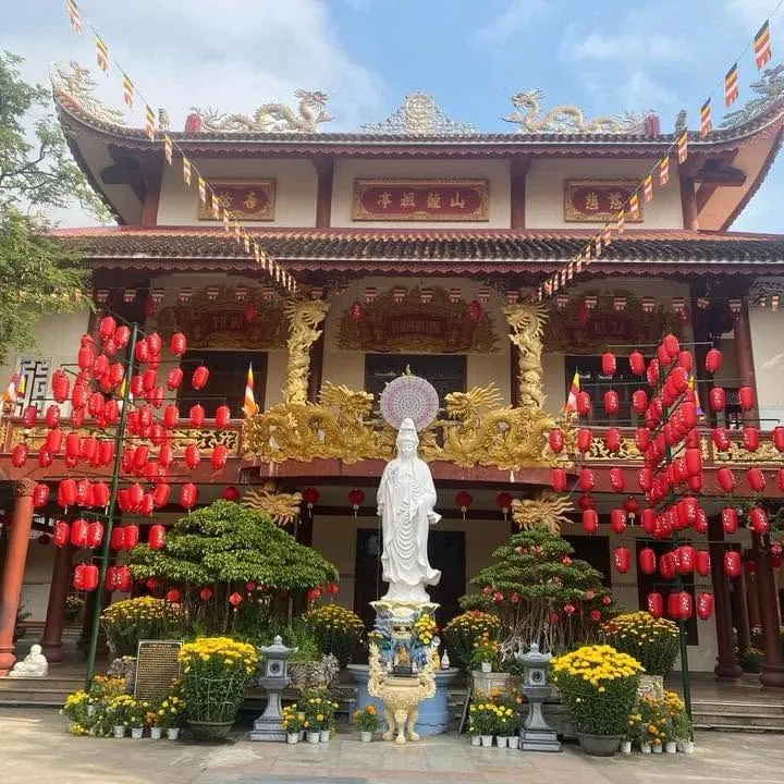 Chính điện Chùa Sơn Long