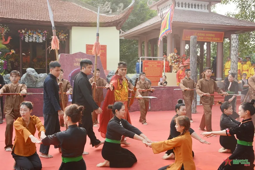 Hoạt cảnh tại Lễ hội Thành Bản phủ
