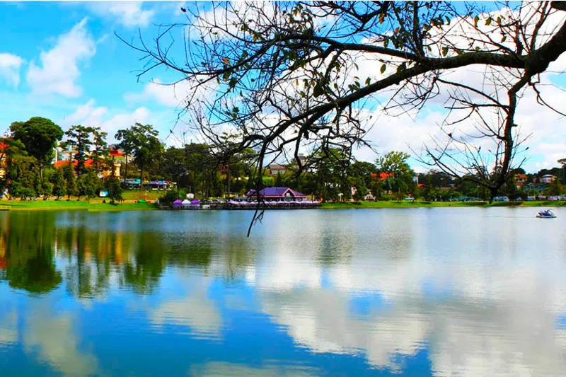 Cảnh quan Hồ Xuân Hương