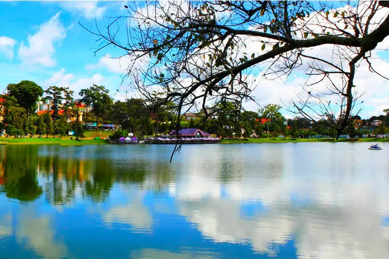 Cảnh quan Hồ Xuân Hương