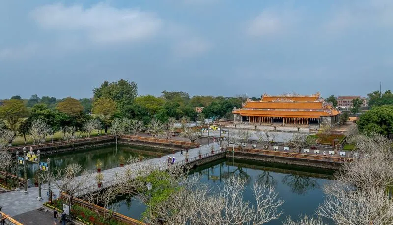 Cảnh quan Điện Thái Hòa