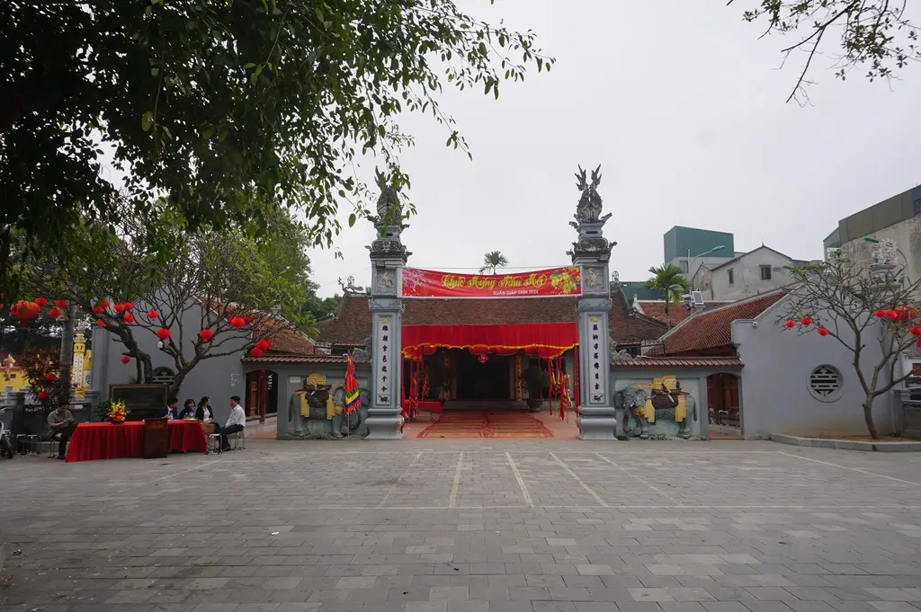 Không gian cảnh quan di tích Đình La Dương