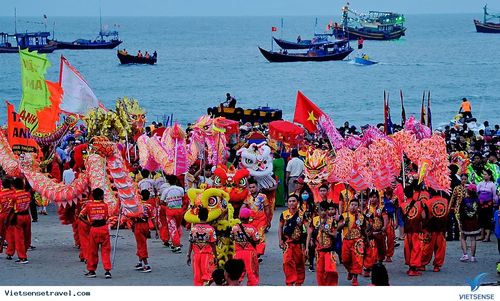 Toàn cảnh Lễ hội Dinh Cô