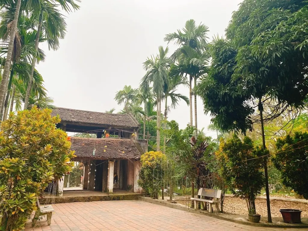 Cảnh quan bên ngoài Chùa Bảo Tháp (Chùa Linh Quy)