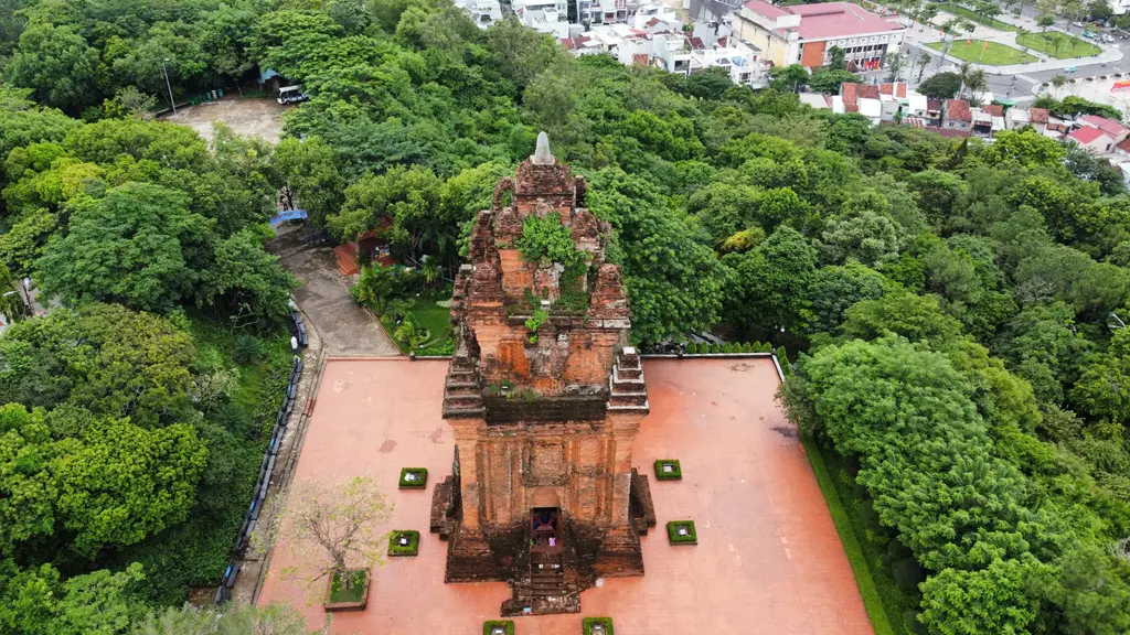 Di tích Tháp Nhạn nhìn từ trên cao