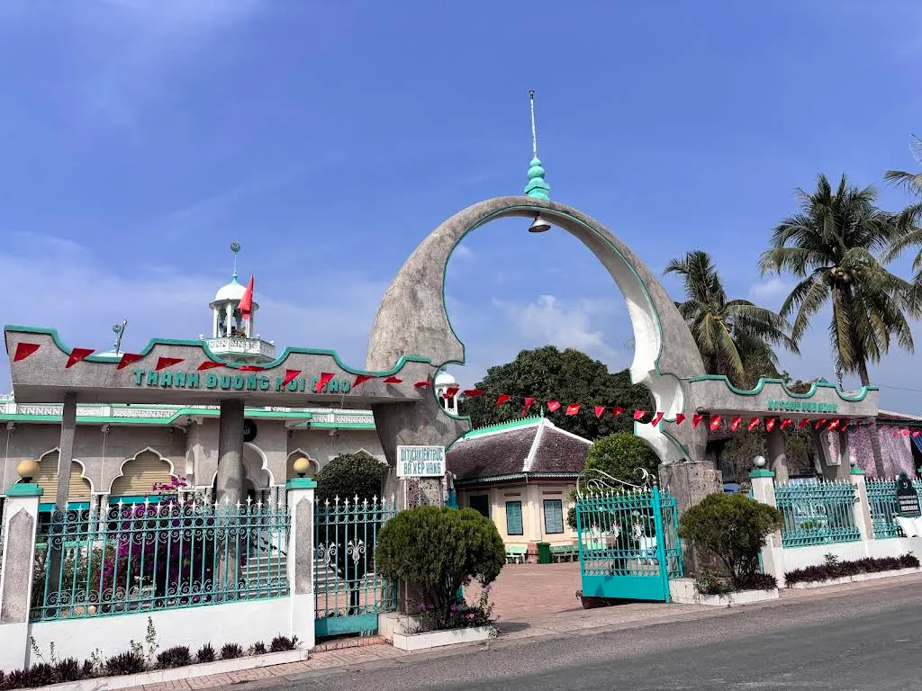Cảnh quan di tích văn hóa nghệ thuật Thánh Đường Mubarak