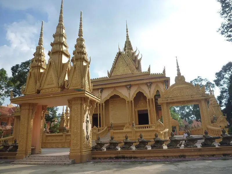 Quang cảnh tại Chùa Cò