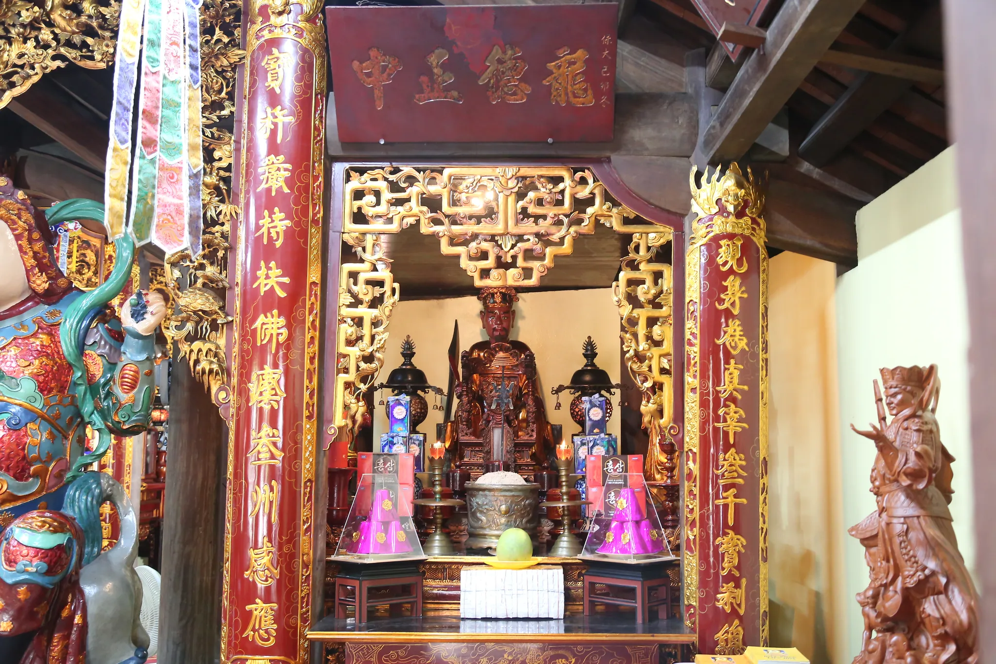 Không gian kiến trúc chùa Linh Ứng (Chùa Thị Cấm)
