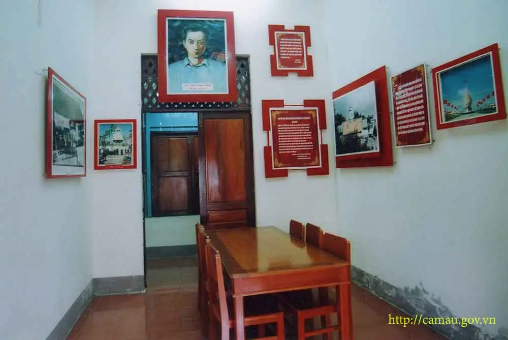 Không gian bên trong Hồng  Anh Thư Quán