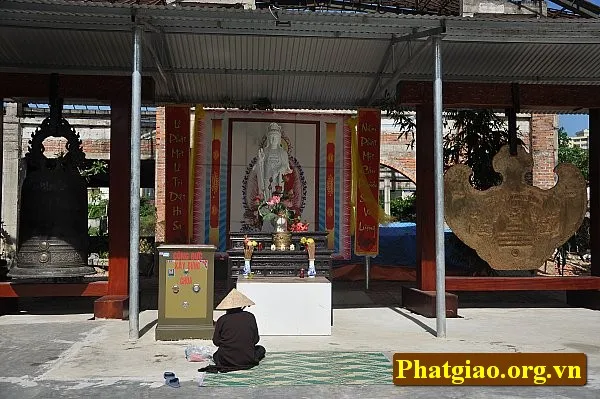 Chuông đồng và khánh đồng tại Chùa Diệc