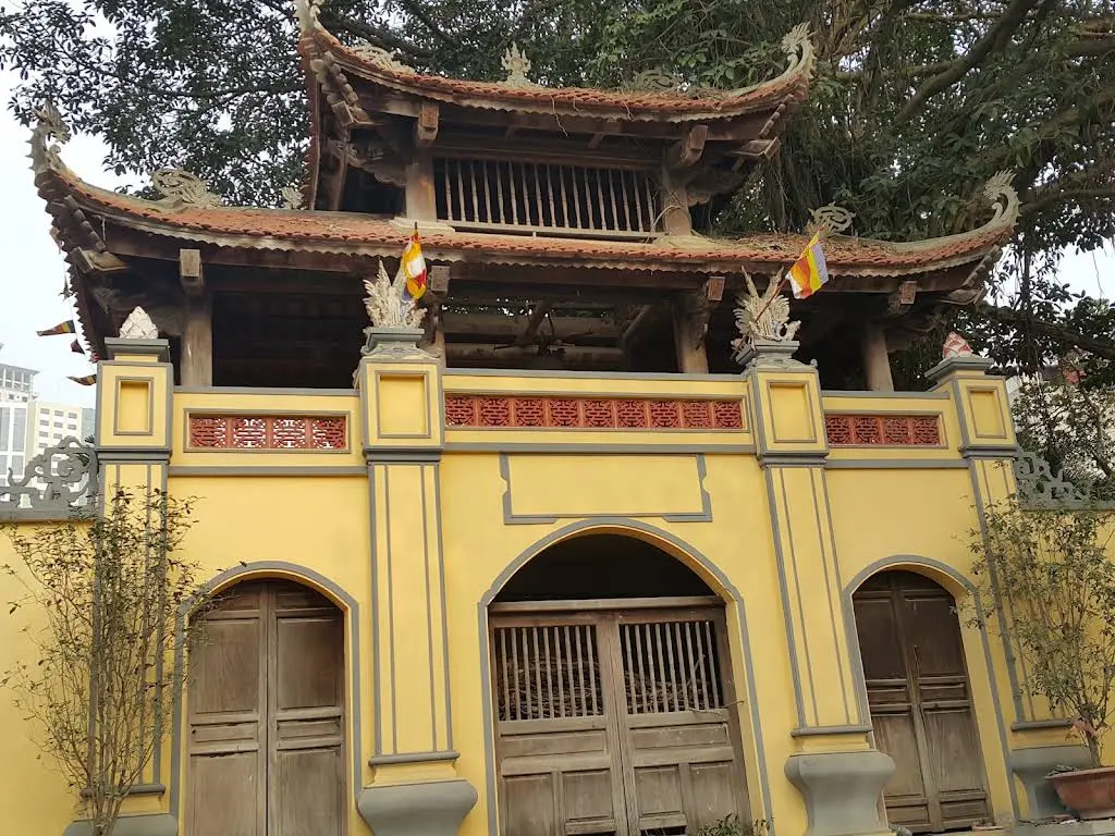 Cổng tam di tích Chùa Mỗ Lao (Trường Linh tự)