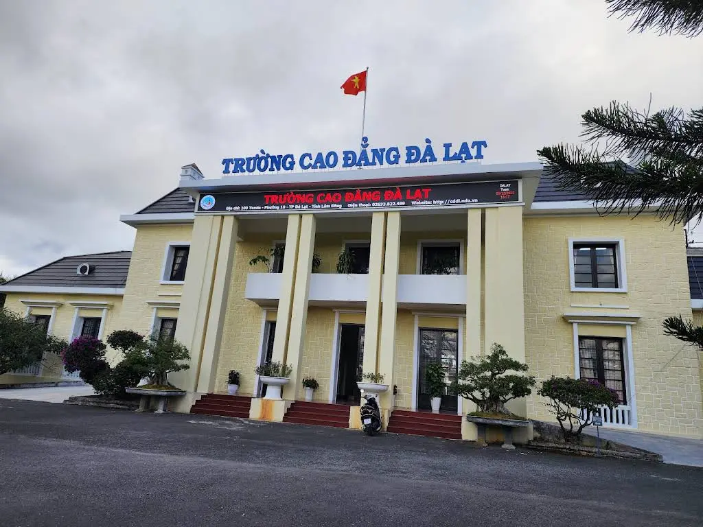 Vẻ đẹp di tích Trường Cao Đẳng Sư Phạm Đà Lạt