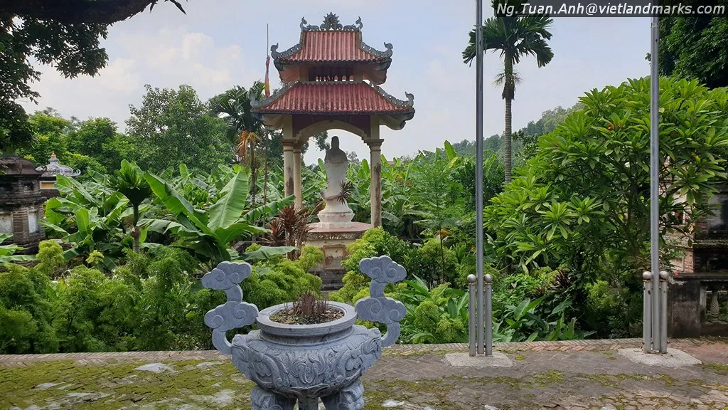 Quang cảnh xung quanh Chùa Kem