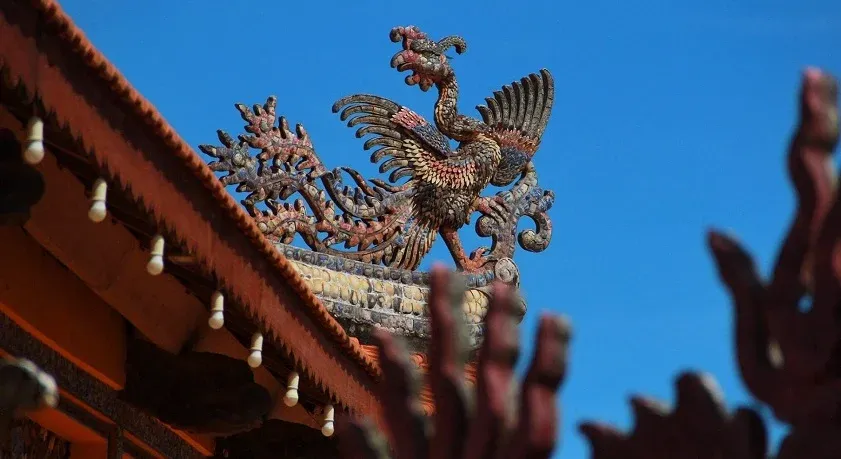 Biểu tượng Long, Ly, Quy, Phụng quen thuộc tại Chùa Linh Quang