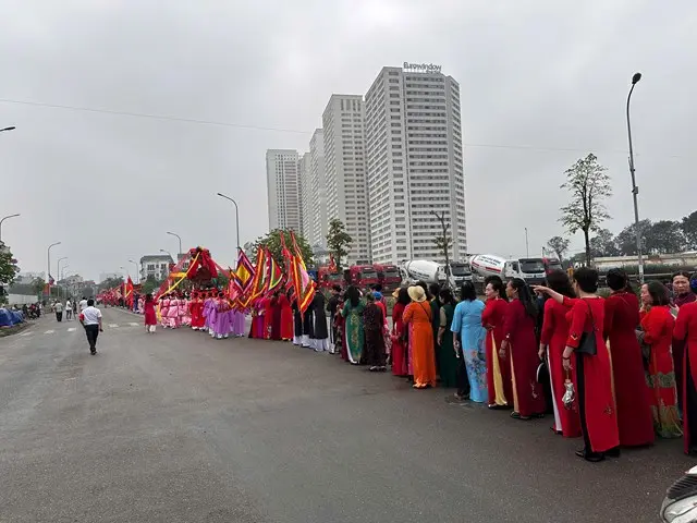 Quang cảnh lễ rước Hội làng Hội Phụ