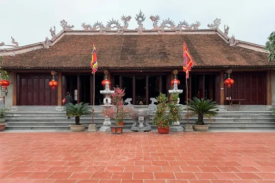 Đình Đan Nhiễm nhìn chính diện