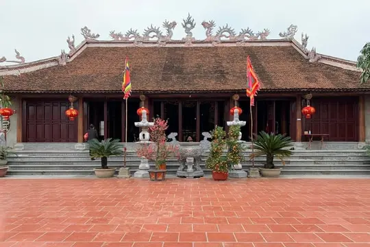 Đình Đan Nhiễm nhìn chính diện