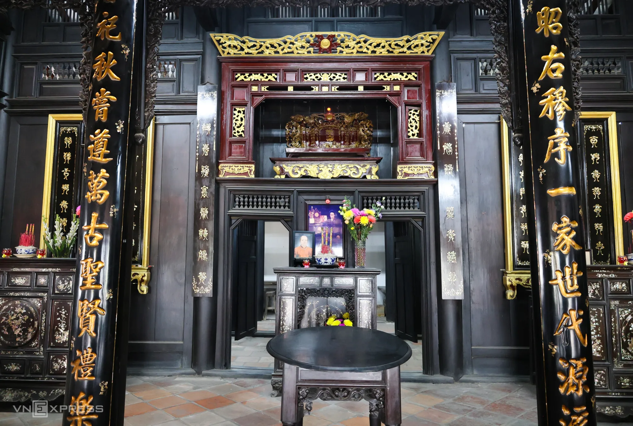 Nội thất bên trong Nhà cổ Trần Văn Hổ