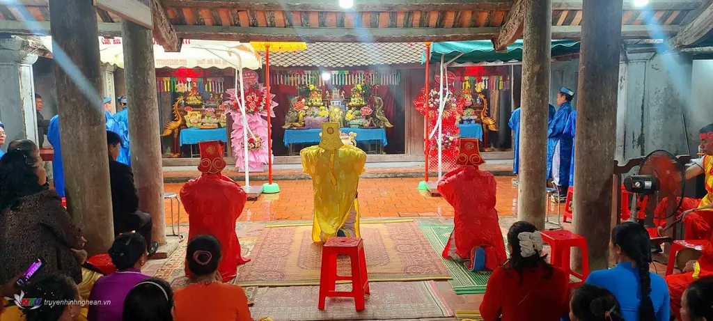 Quang cảnh lễ tế tại Lễ hội Đình Long Ân